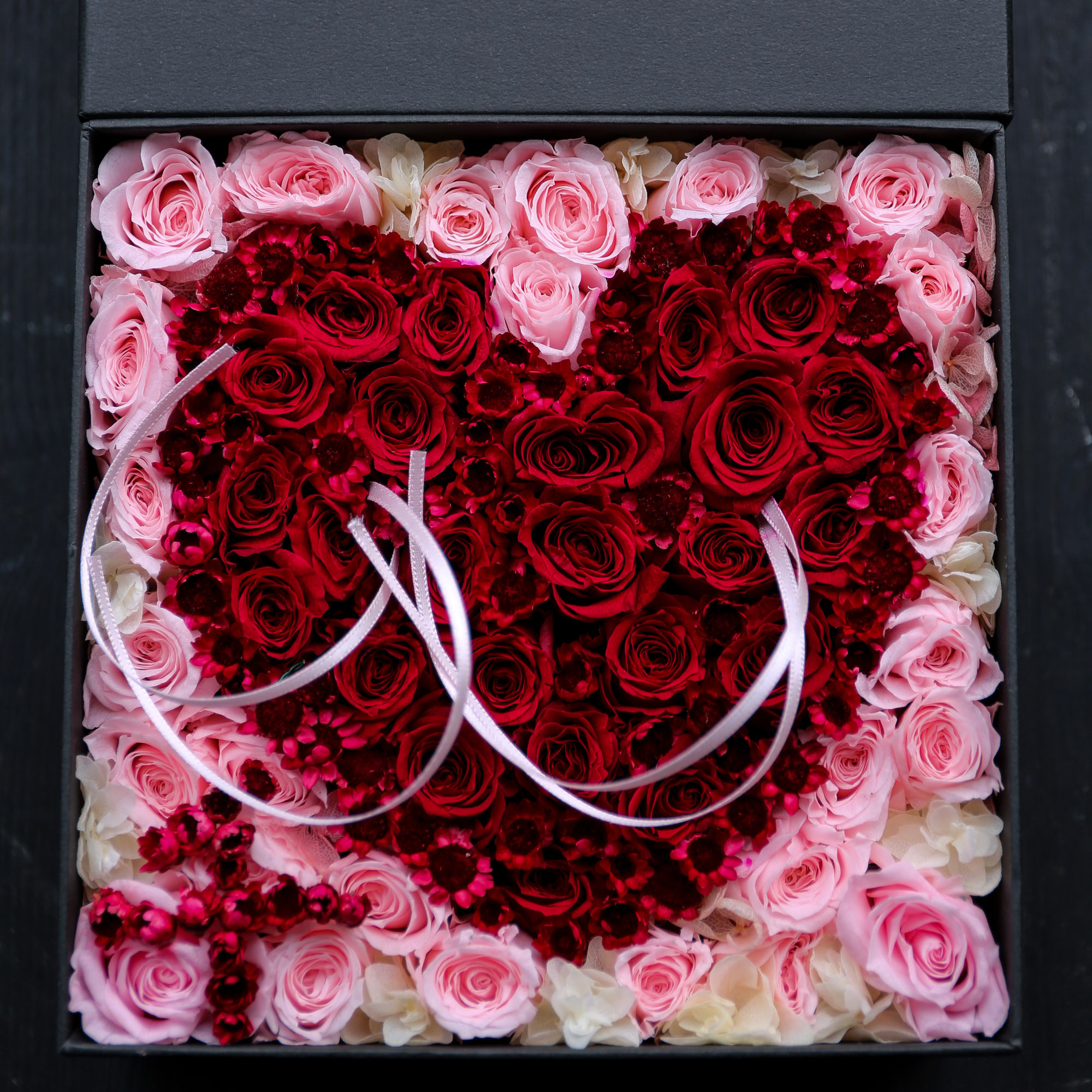 プリザーブドフラワーハート型ボックスの写真