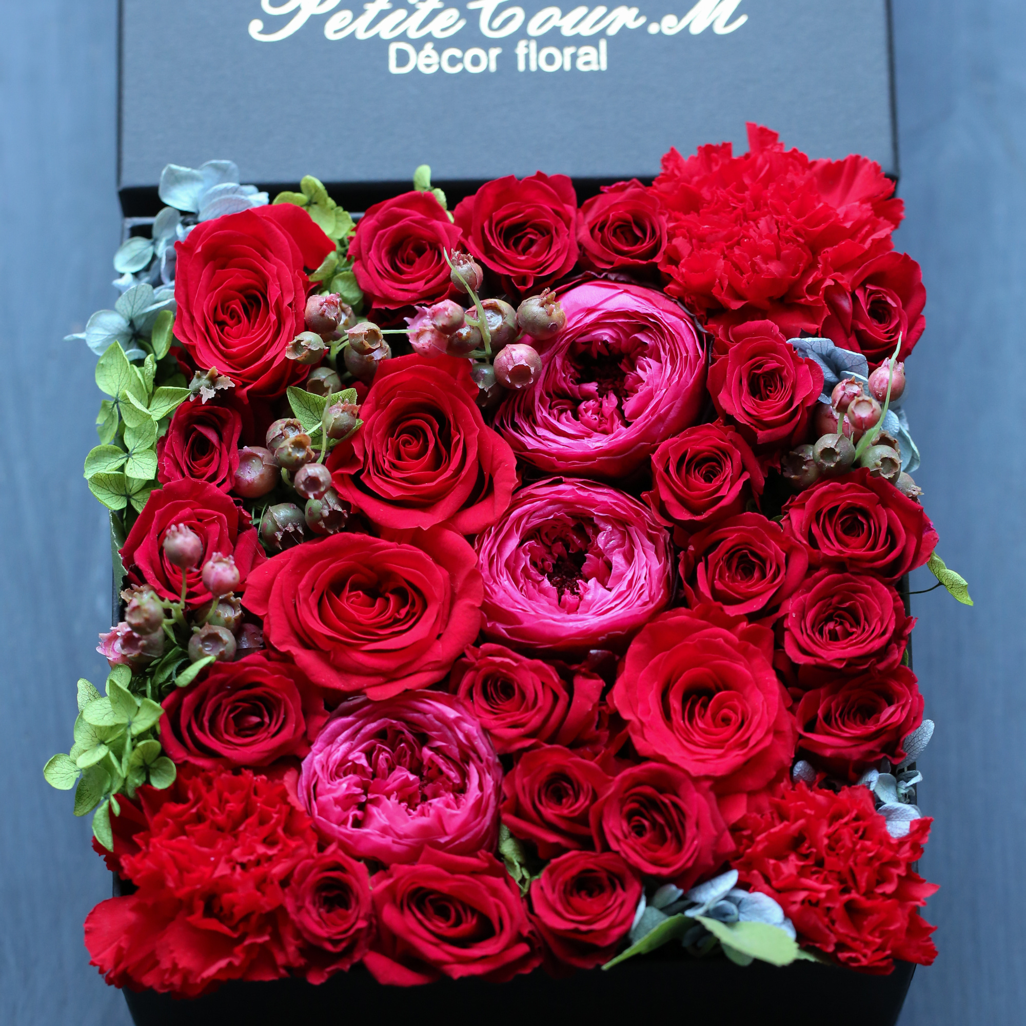 プリザーブドフラワーハート型ボックスの写真